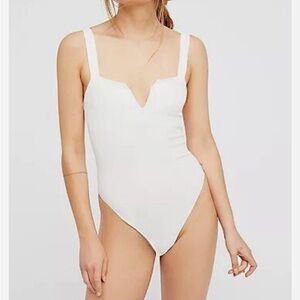 NWOT Free People Pippa V-Wire Bodysuit Ivory Adjustable Straps Size XS